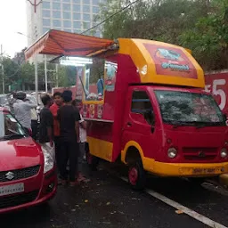 Lakh Nawabi (Food Van)