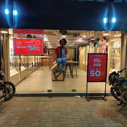 Lenskart.com Flagship Store at Anna Nagar