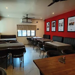Leo Bar and Restaurant