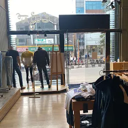 Levi's Exclusive Store