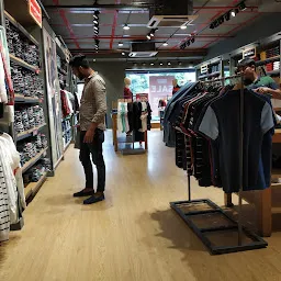 Levis Showroom