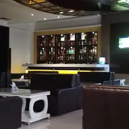 LEXXUS BAR (Resto Bar)