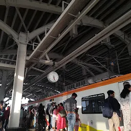 Lokmanya nagar metro station