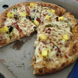 London Yard Pizza, Naranpura