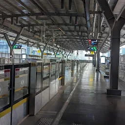 Lower Oshiwara Metro Station