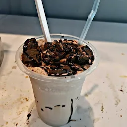 Lucky food & shake