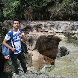 Lyngngai Falls