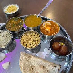Maa ki Rasoi Veg Restaurant in Vijay Nagar