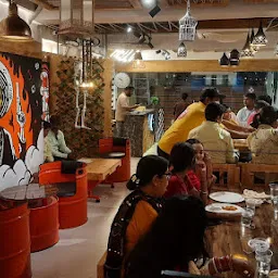 Maa Santoshi Restaurant & Catering, Decor
