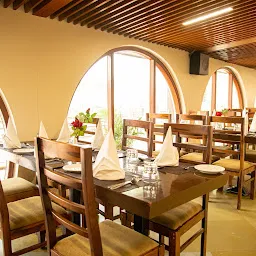 Machaan Restaurant & Bar at Om Vilas
