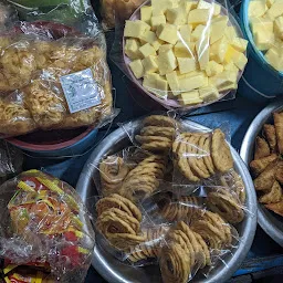 Madhu Garam & beeda stall