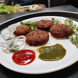 Madhur Pure Veg Restaurant
