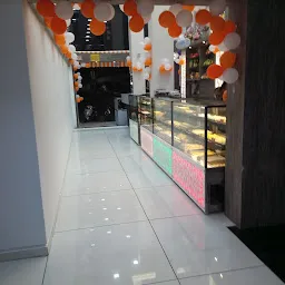 Madhur Zayka Sweets N Cafe