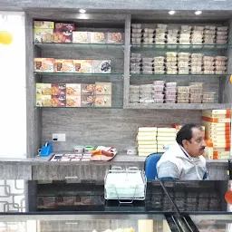 Madhur Zayka Sweets N Cafe