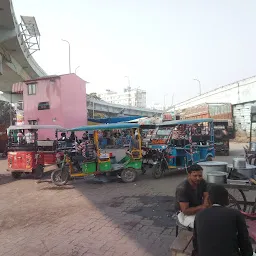 Madiyaon Taxi Stand