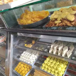 Mahalaxmi Sweets & Farsan Mart