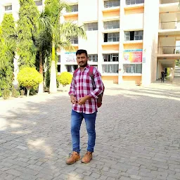 Maharshi Dayanand College