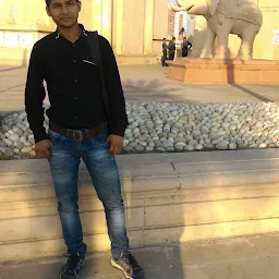 Mahatma Jyotiba Phule Statue
