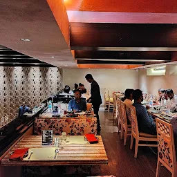 Mahesh Lunch Home - Seafood Specialty Restaurant (Juhu)
