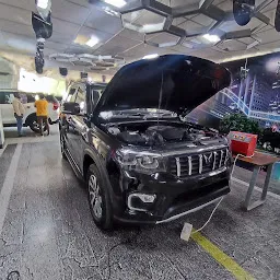 Mahindra Brijraj Motors - SUV & Commercial Vehicle Showroom