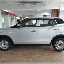 Mahindra Brijraj Motors - SUV & Commercial Vehicle Showroom