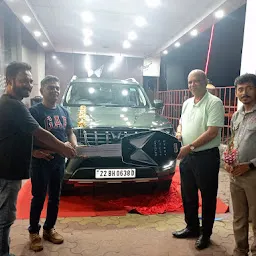 Mahindra Krishna Automotives - SUV & Commercial Vehicle Showroom