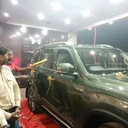 Mahindra Krishna Automotives - SUV & Commercial Vehicle Showroom