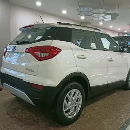 Mahindra R.D. Automobiles - SUV & Commercial Vehicle Showroom
