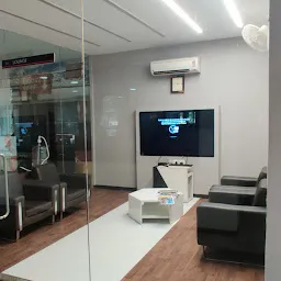 Mahindra Ralas Motors - SUV & Commercial Vehicle Showroom