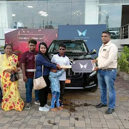 Mahindra Shivnath Automobiles - SUV & Commercial Vehicle Showroom