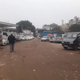 Mahipalpur Open Parking