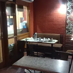 Maini Restaurant