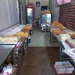 Maini sweet shop