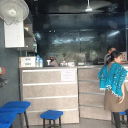 Makkhan Malai Cafe