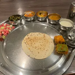 Manbhavan premium thali by Prince's Palace