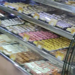 Manish Bakery & Sweets
