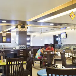 Manohar Dairy & Restaurant - MP Nagar