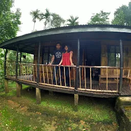 Mawlynnong Bamboo Cottage
