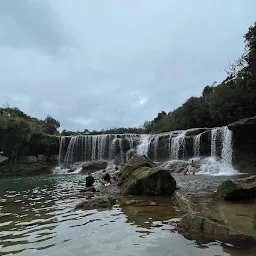 Mawsawa Falls