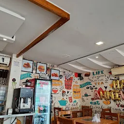 Max Cafe khalis