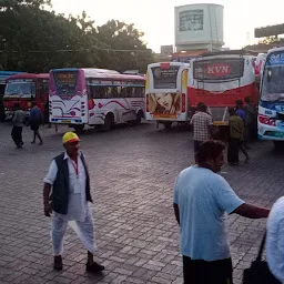 Meenakshi Temple Parking Tourist (Car van Bus)