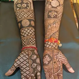 Mehandi artist shimla