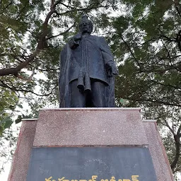 Mehboob Ali Khan Statue