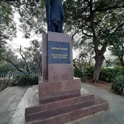 Mehboob Ali Khan Statue