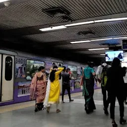 Metro Rail Bhabhan