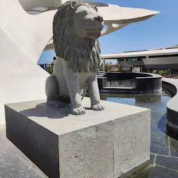 MGR Memorial Arch