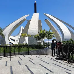 MGR Memorial Arch