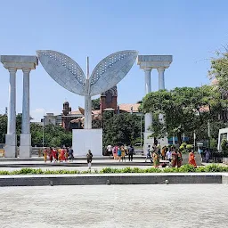 MGR Memorial Arch