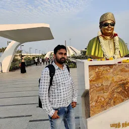 Dr. MGR Statue