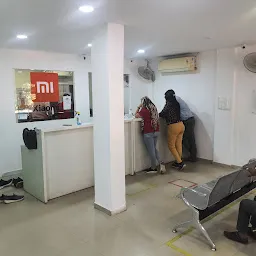 Mi Service Center, Vastrapur, Ahmedabad, Gujarat (Qdigi)